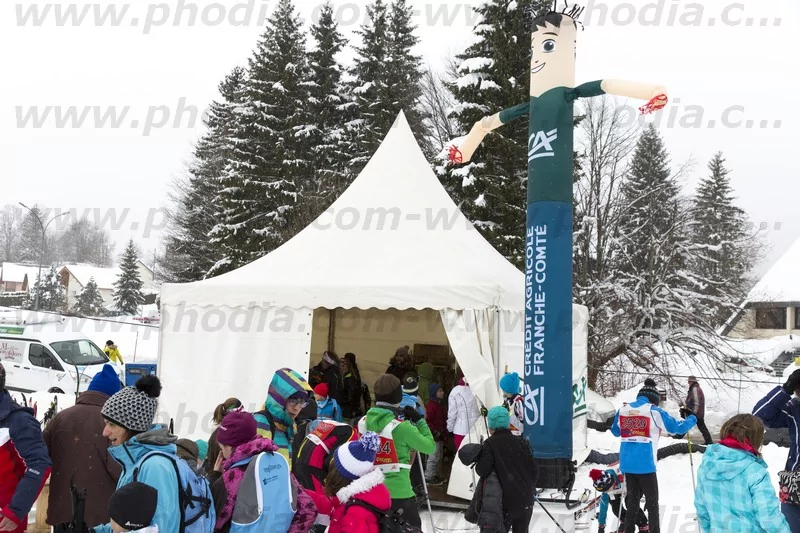 bonhomme qui danse credit agricole