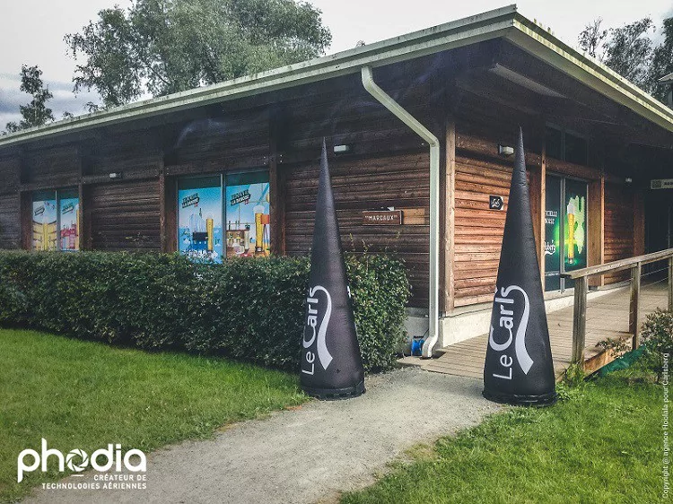 cône gonflable publicitaire lumineux le carslbertg de 2m