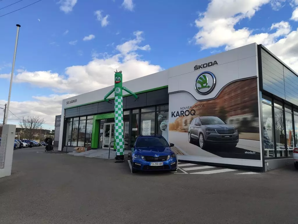 sky dancer personnalisé skoda